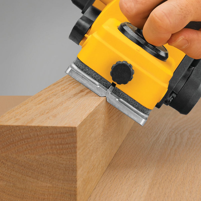 DEWALT 5.5A 3-1/4 In. 1/16 In. Depth Planer