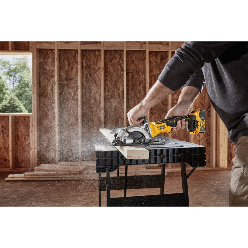 DEWALT ATOMIC 20V MAX Brushless 4-1/2 In. Compact Cordless Circular Saw (Tool Only)