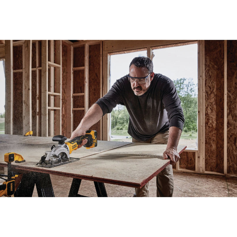 DEWALT ATOMIC 20V MAX Brushless 4-1/2 In. Compact Cordless Circular Saw (Tool Only)