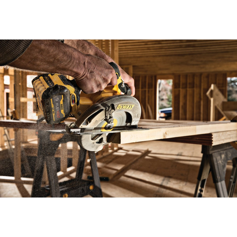 DEWALT FLEXVOLT 60V MAX Brushless 7-1/4 In. Cordless Circular Saw with 9.0 Ah Battery & Charger