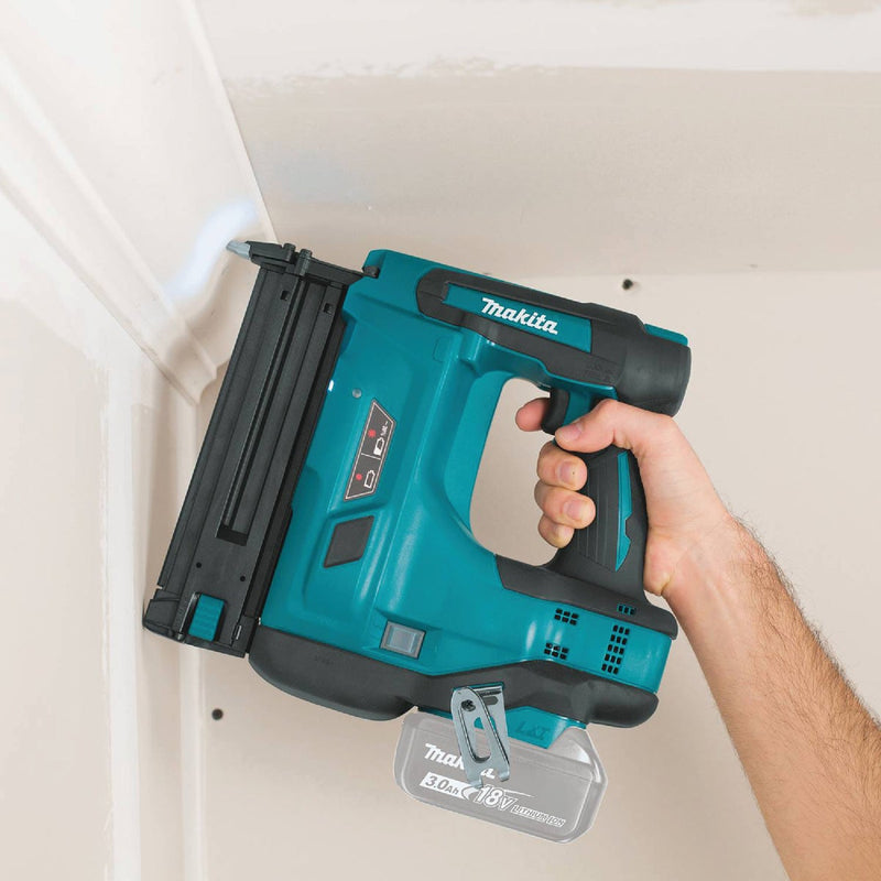 Makita 18 Volt LXT Lithium-Ion 16-Gauge 2-1/2 In. Cordless Finish Nailer (Tool Only)