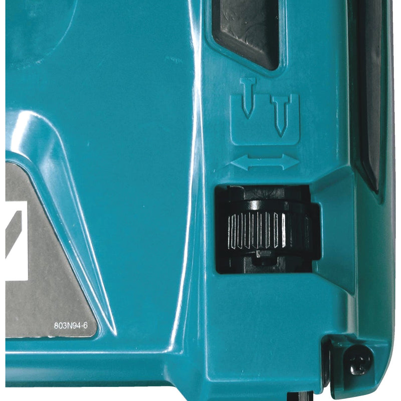 Makita 18 Volt LXT Lithium-Ion 16-Gauge 2-1/2 In. Cordless Finish Nailer (Tool Only)