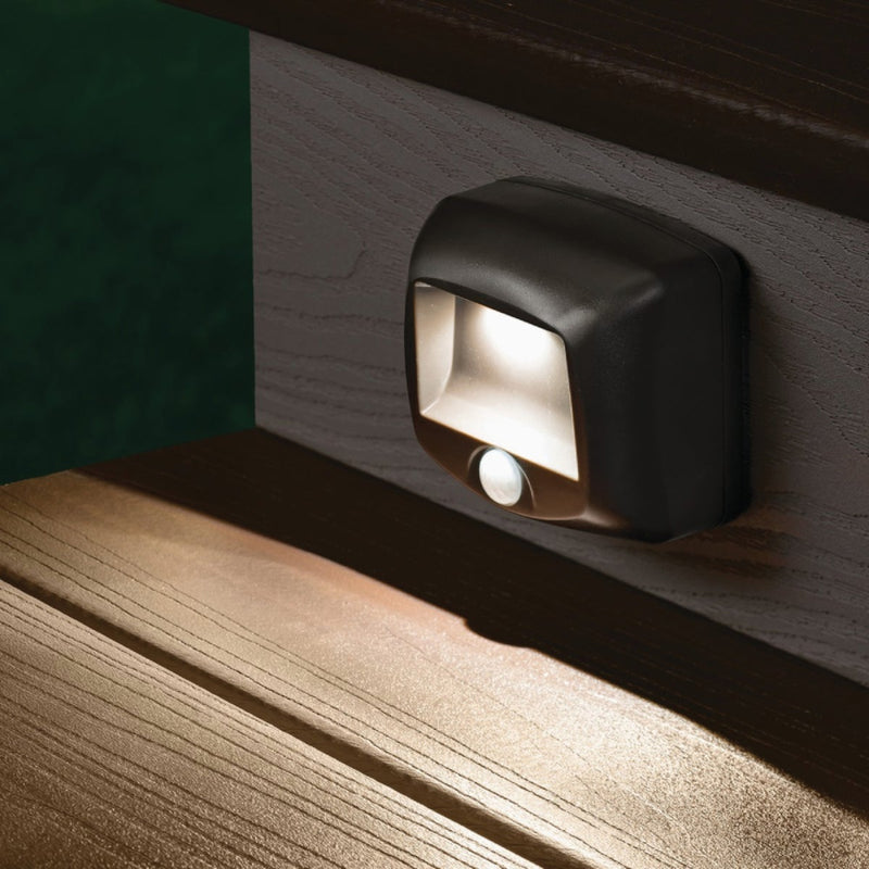 Mr. Beams 35-Lumen Brown Motion Sensing/Dusk-To-Dawn Outdoor Battery Operated Step LED Light Fixture