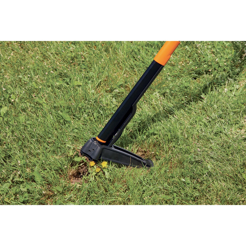 Fiskars 39 In. Aluminum Handle Stand-Up Weeder