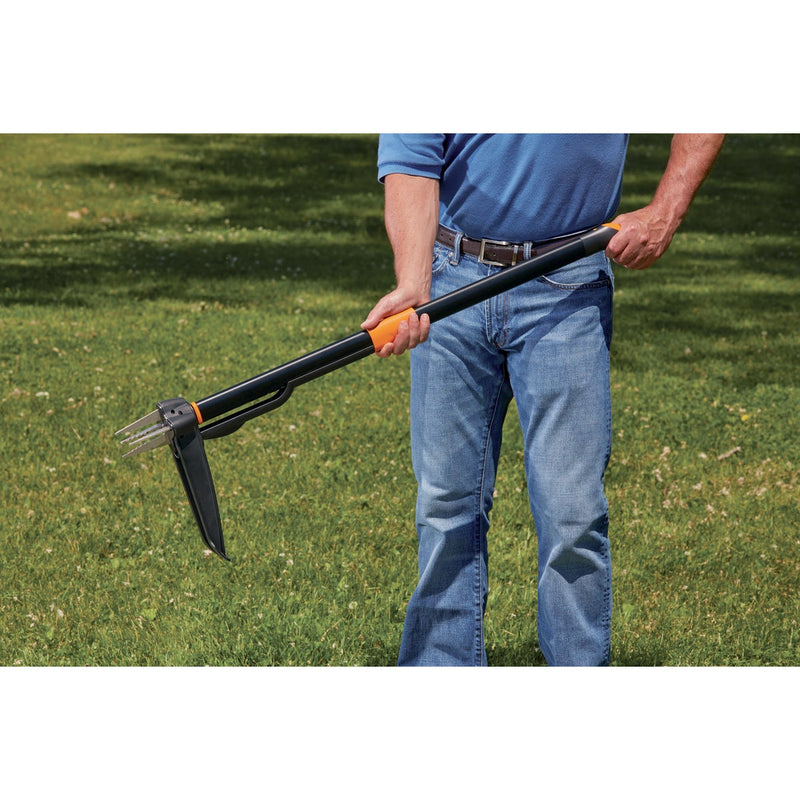 Fiskars 39 In. Aluminum Handle Stand-Up Weeder