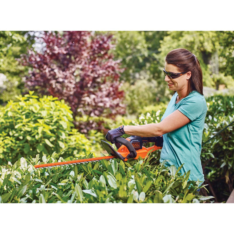 Black & Decker PowerCut 22 In. 20V Lithium Ion Cordless Hedge Trimmer