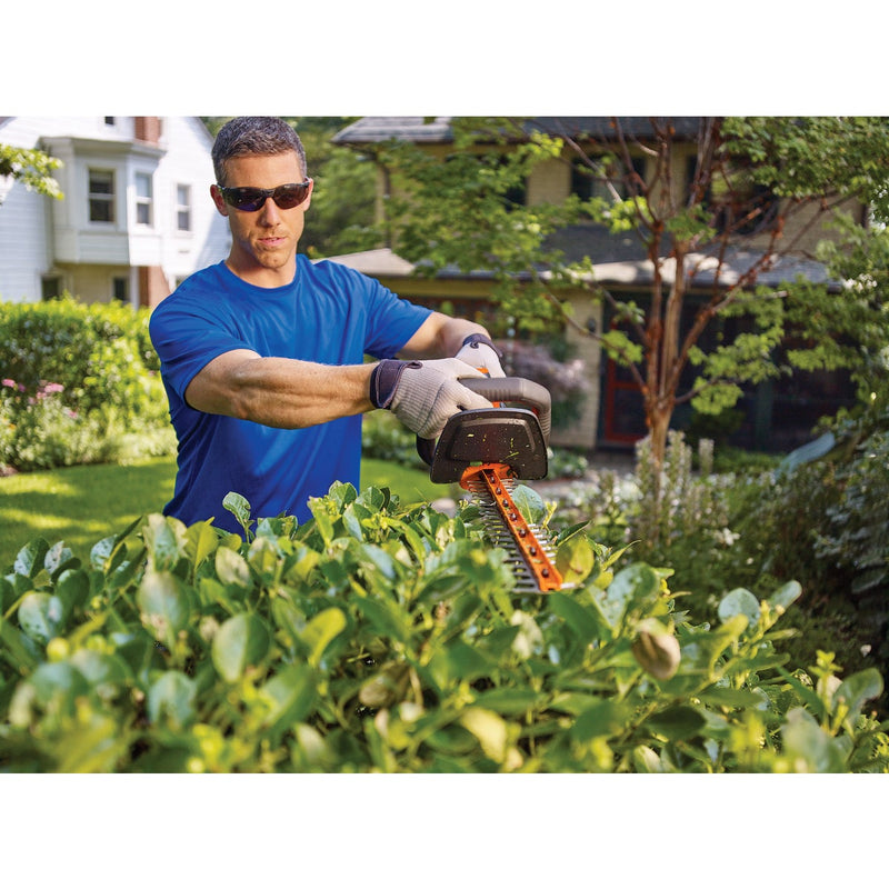 Black & Decker PowerCut 22 In. 20V Lithium Ion Cordless Hedge Trimmer